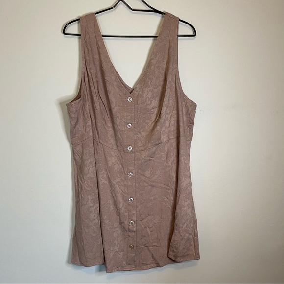 ✨torrid taupe jacquard fit & flare peplum tank✨ - Picture 4 of 8